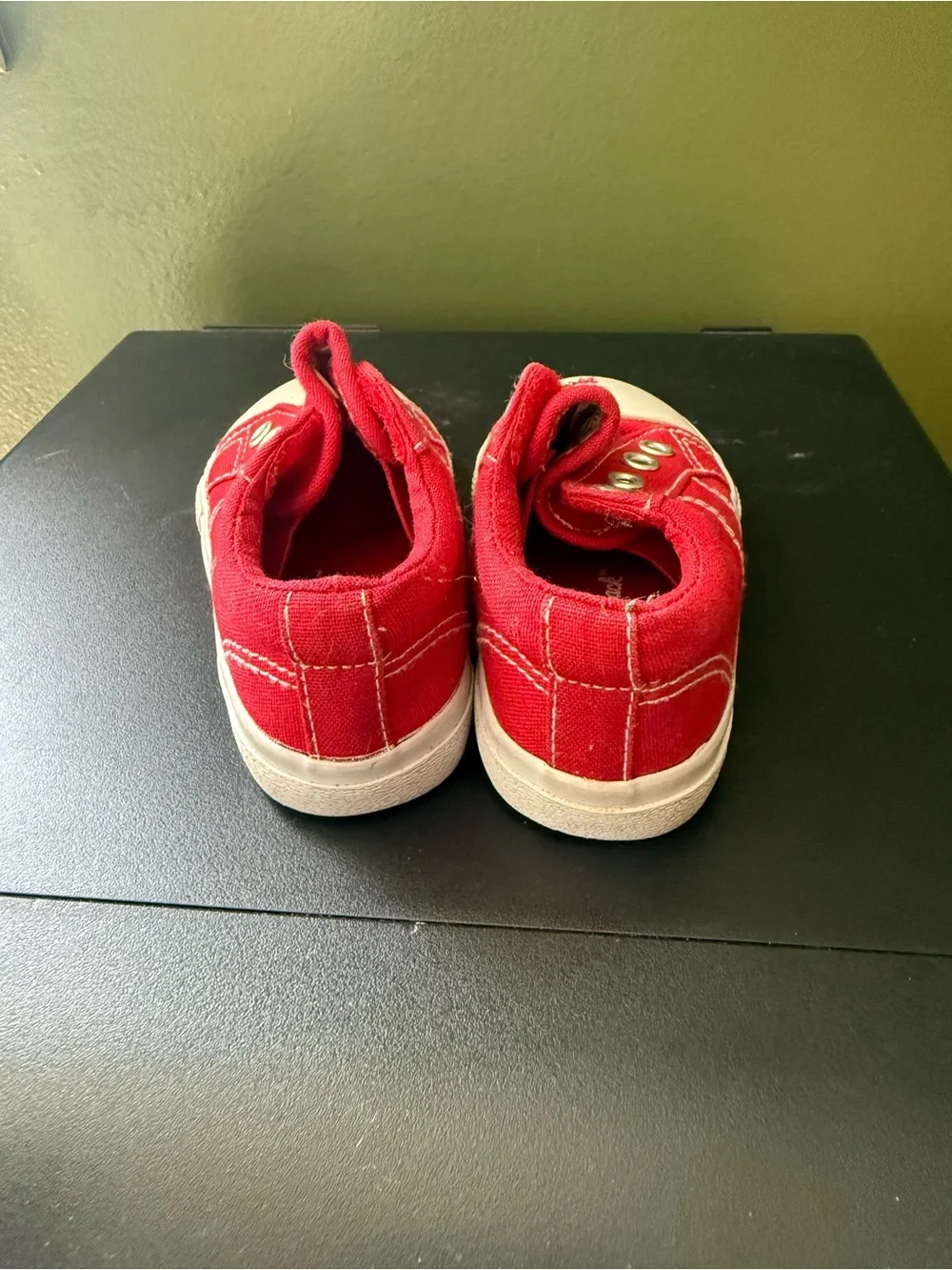Cat & Jack Canvas Kids Slip-On Sneakers - Size 5
